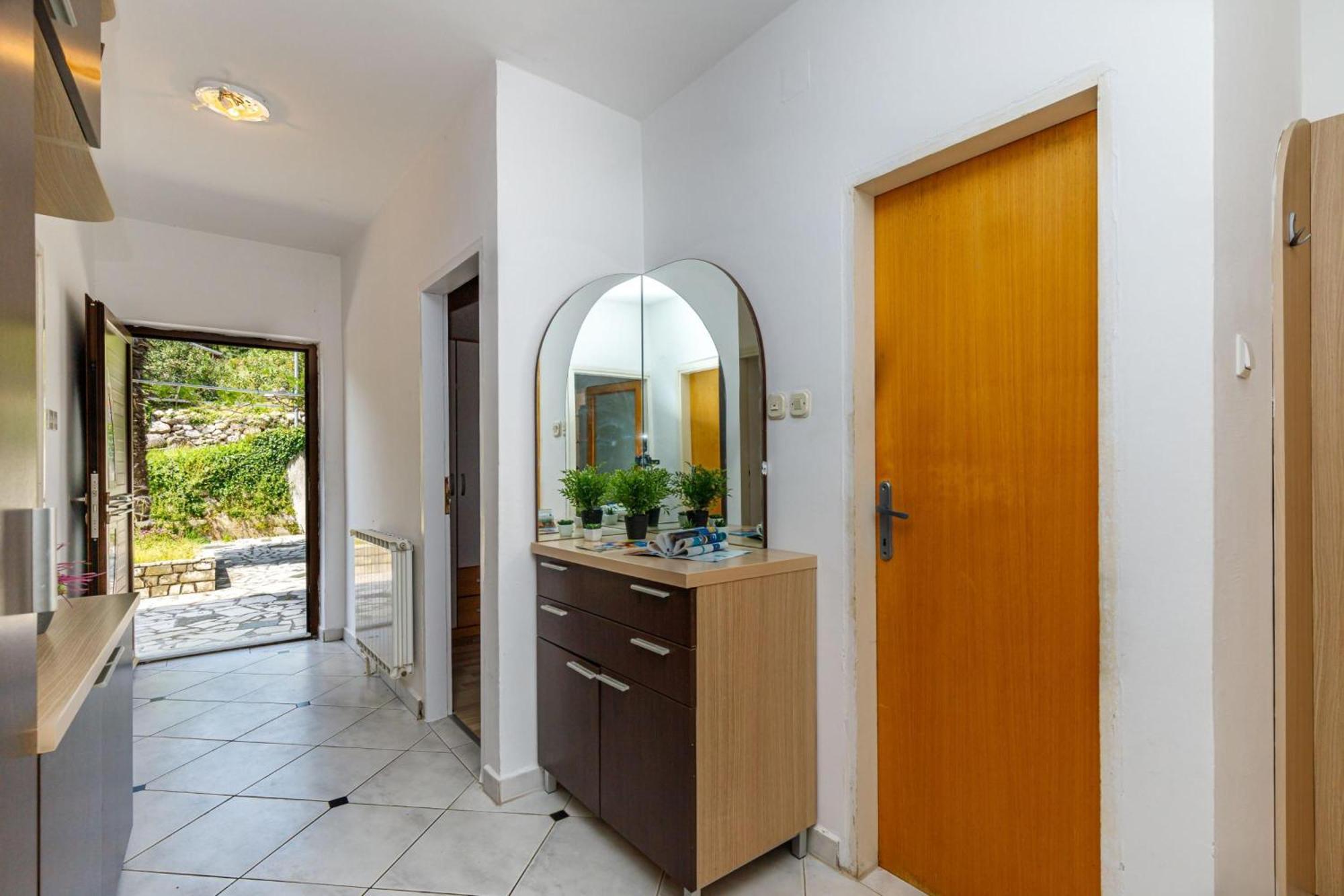 Seaview Apartment Tina Krk Island - Happy Rentals Krk Town Exterior foto